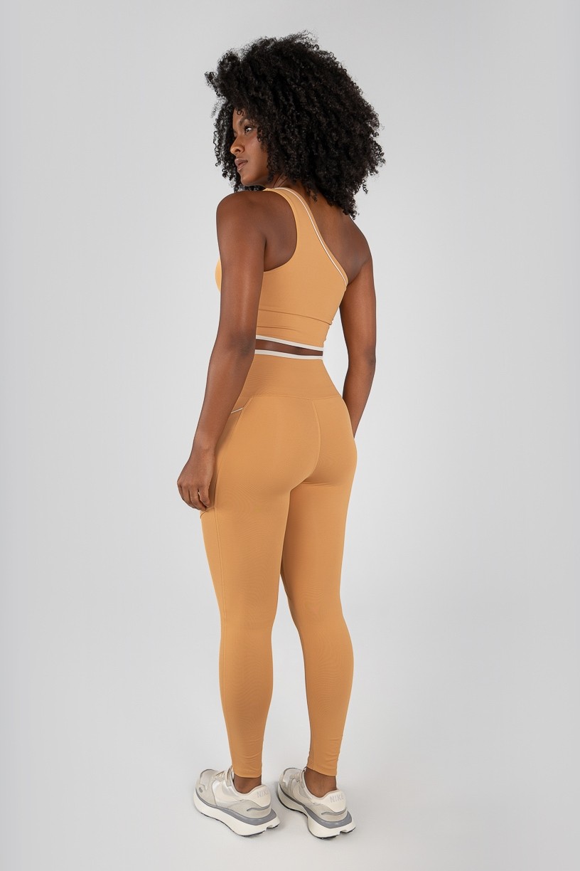K4705-B_Calca_Legging_com_Bolsos_e_Vivos_Caramelo__Ref:_K4705-B