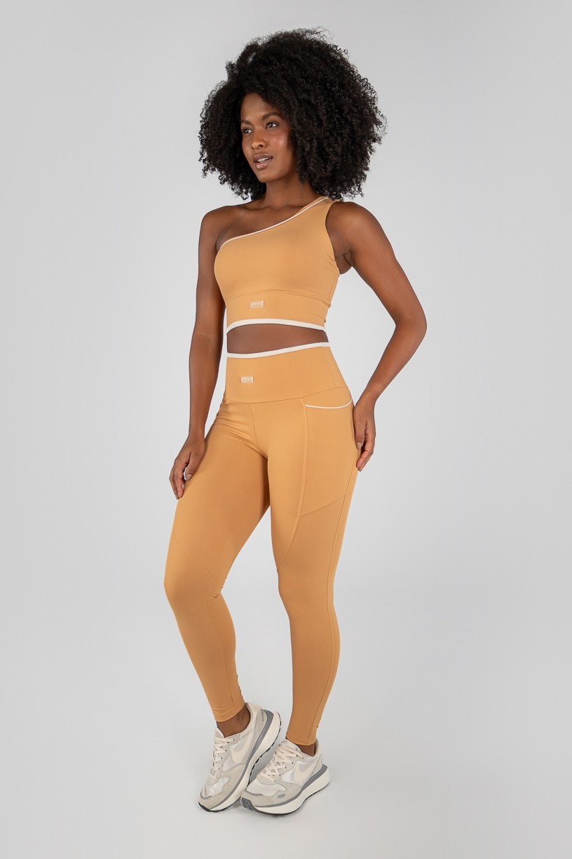 K4705-B_Calca_Legging_com_Bolsos_e_Vivos_Caramelo__Ref:_K4705-B