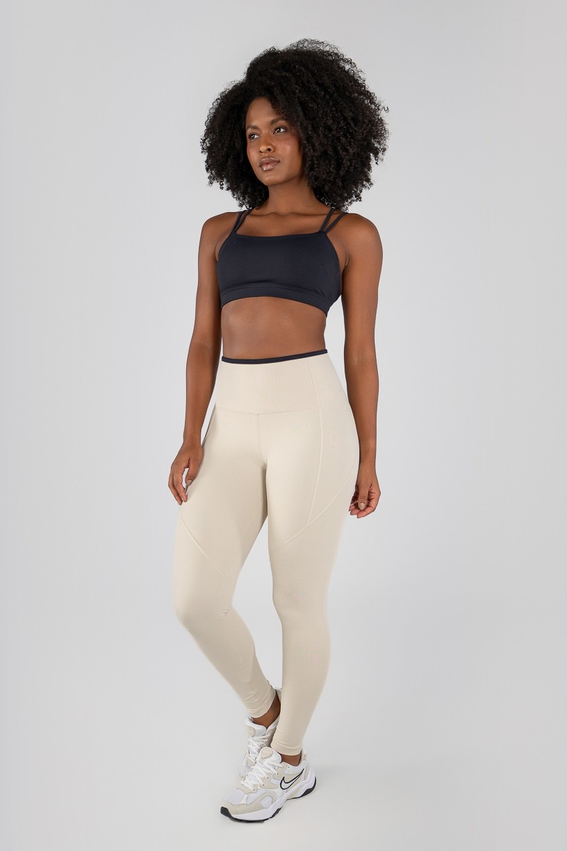 K4813-B_Calca_Legging_com_Bolso_e_Vira_Off-White__Preto__Ref:_K4813-B