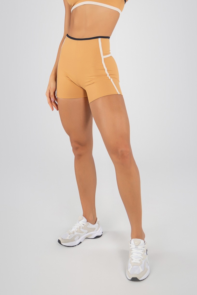 K4714-B_Short_sem_Cos_Aparente_e_Listras_Caramelo__Preto__Off-White__Ref:_K4714-B