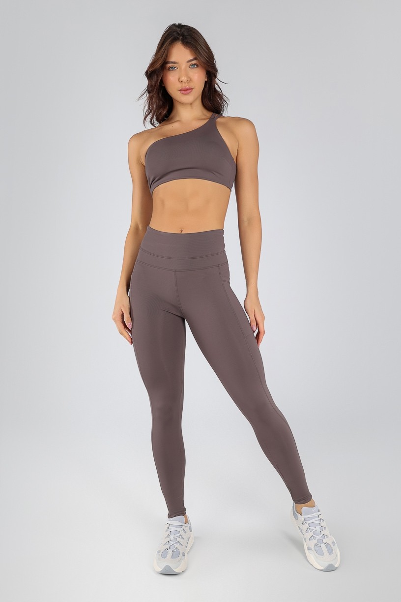 K4716-A_Calca_Legging_com_Recorte_no_Cos_e_Bolsos_nas_Laterais_Trufa__Ref:_K4716-A