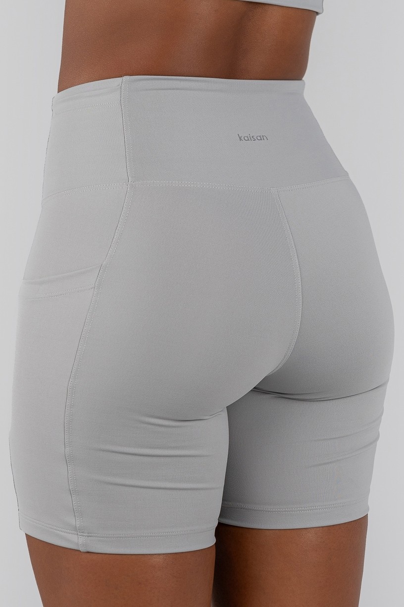 K4729-A_Short_Run_com_Bolsos_Cinza__Ref:_K4729-A