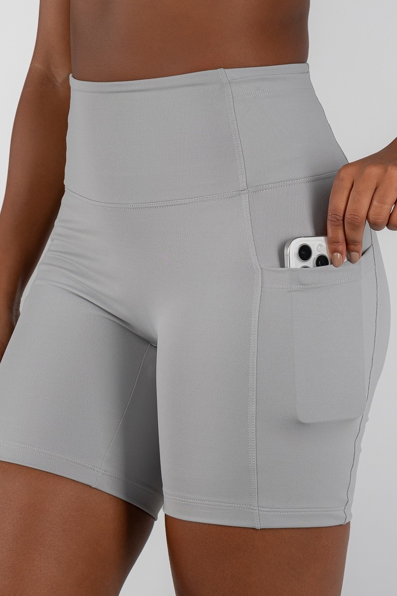 K4729-A_Short_Run_com_Bolsos_Cinza__Ref:_K4729-A