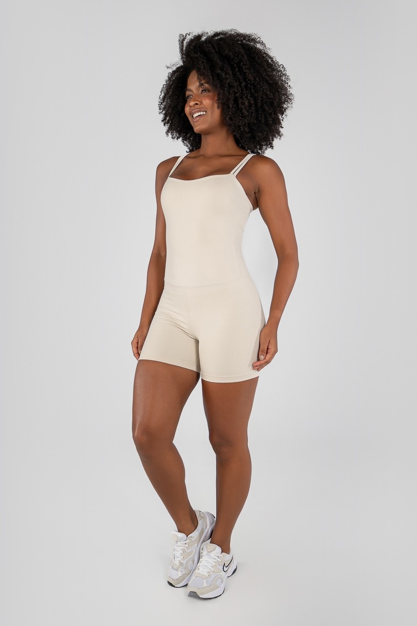 K4815-B_Macaquinho_com_Decote_Reto_Alcas_Duplas_e_Abertura_nas_Costas_Off-White__Ref:_K4815-B