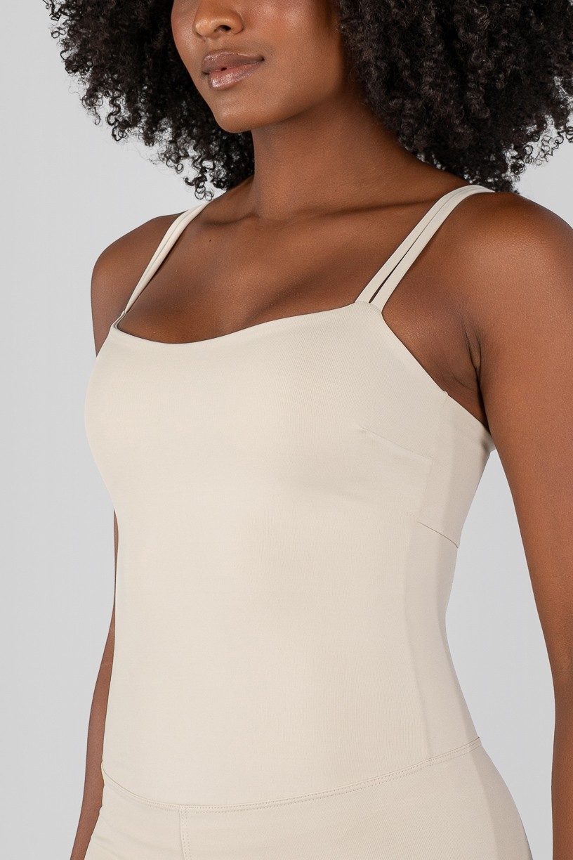K4815-B_Macaquinho_com_Decote_Reto_Alcas_Duplas_e_Abertura_nas_Costas_Off-White__Ref:_K4815-B