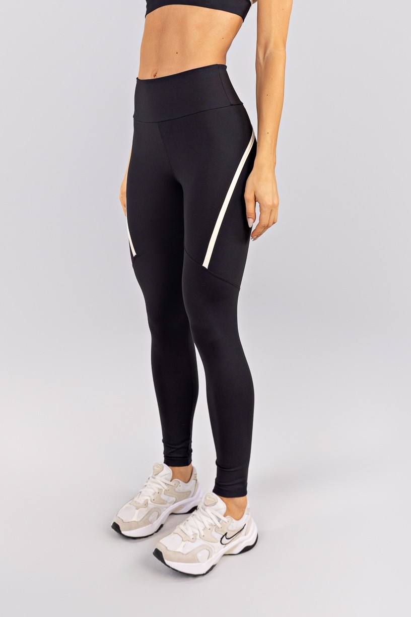 K4745-A_Calca_Legging_com_Chapado_Contrastante_Preto__Vanilla__Ref:_K4745-A
