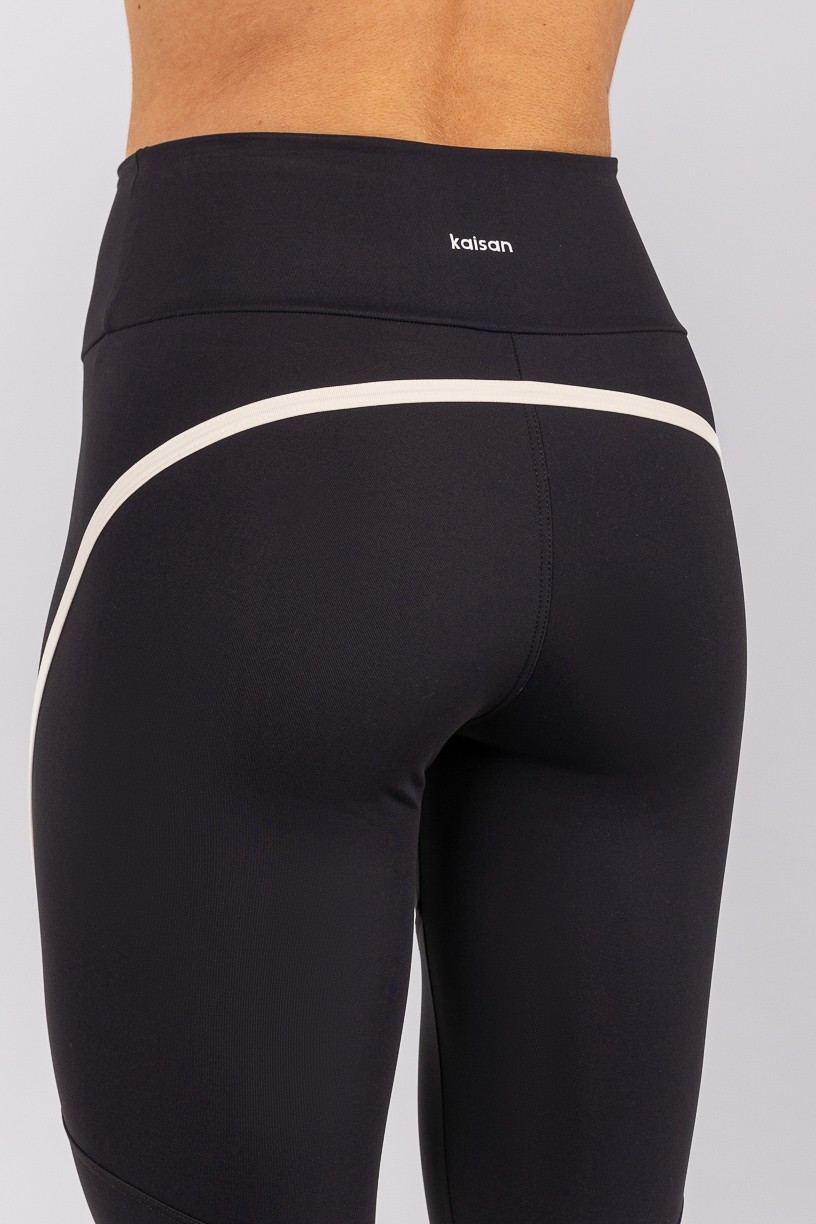 K4745-A_Calca_Legging_com_Chapado_Contrastante_Preto__Vanilla__Ref:_K4745-A