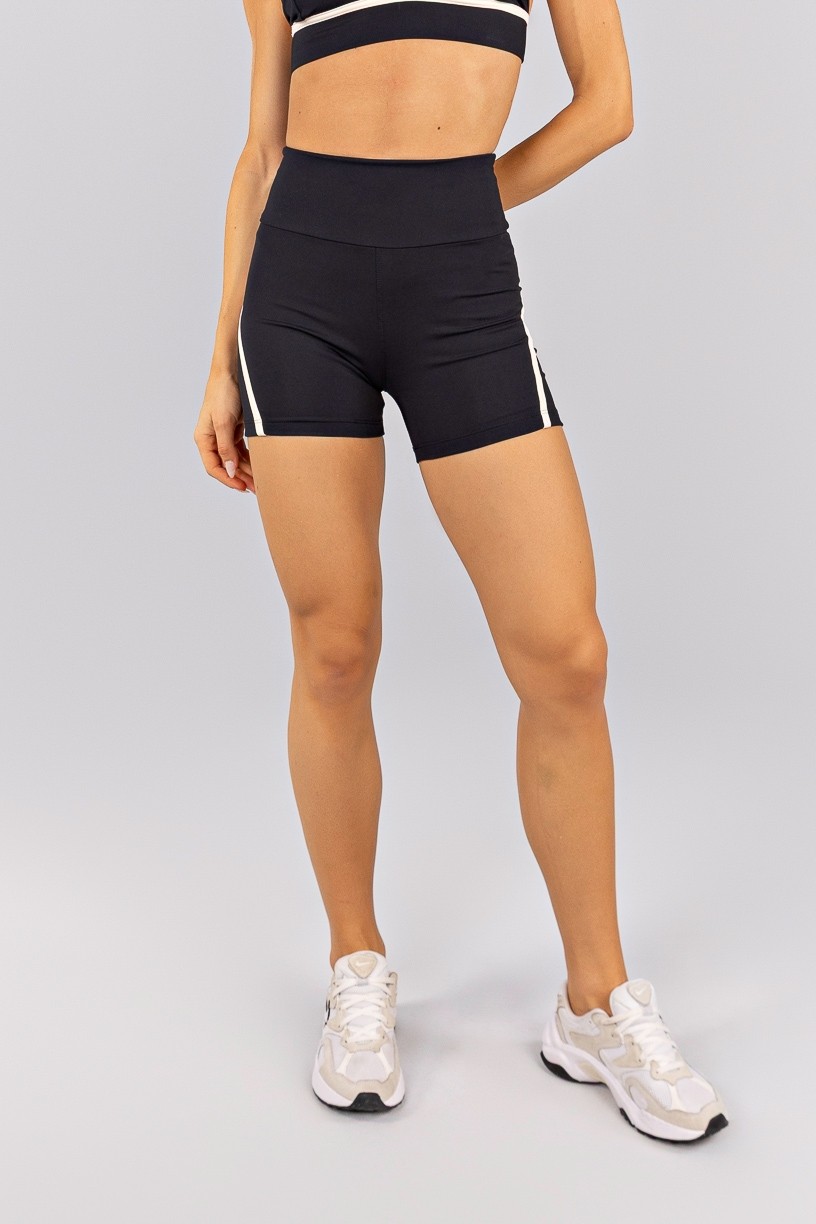 K4746-A_Short_com_Chapado_Contrastante_Preto__Vanilla__Ref:_K4746-A