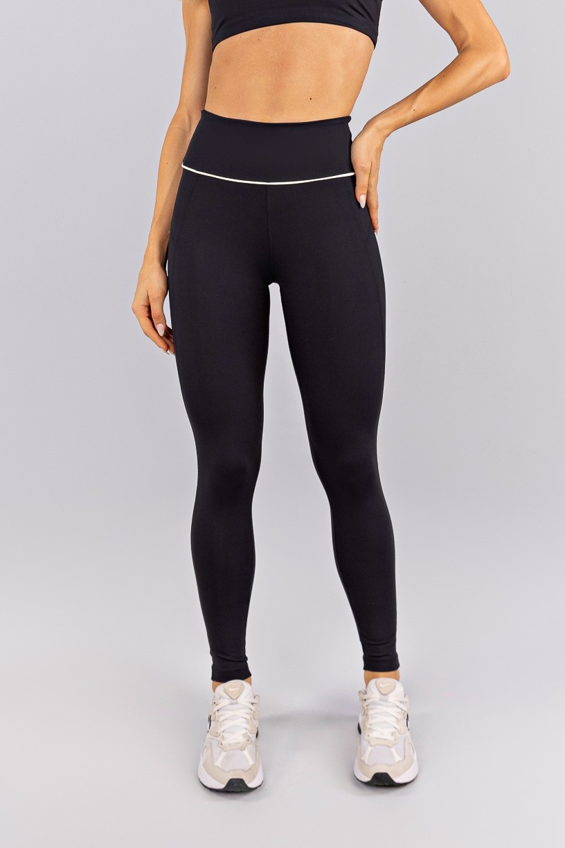 K4754-C_Calca_Legging_com_Recortes_e_Vivo_no_Cos_Preto__Vanilla__Ref:_K4754-C