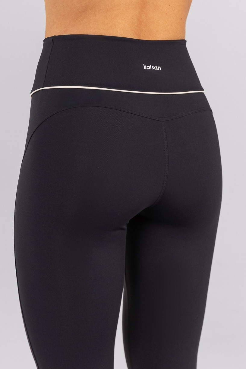 K4754-C_Calca_Legging_com_Recortes_e_Vivo_no_Cos_Preto__Vanilla__Ref:_K4754-C