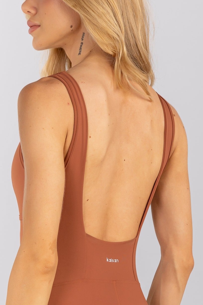 K4770-B_Macacao_com_Decote_Reto_e_Alcas_Largas_Marrom__Ref:_K4770-B