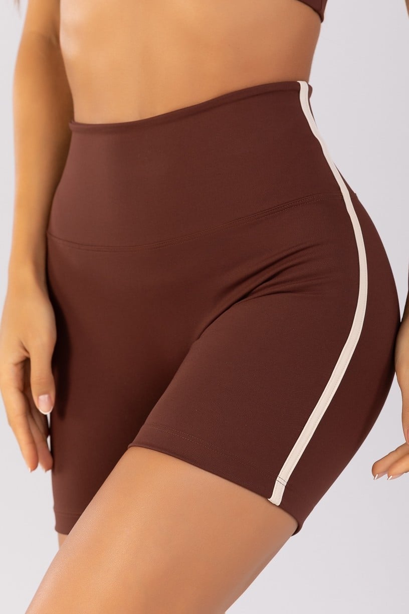 K4486-D_Short_sem_Gancho_com_Chapado_Laterais_Cafe__Ref:_K4486-D