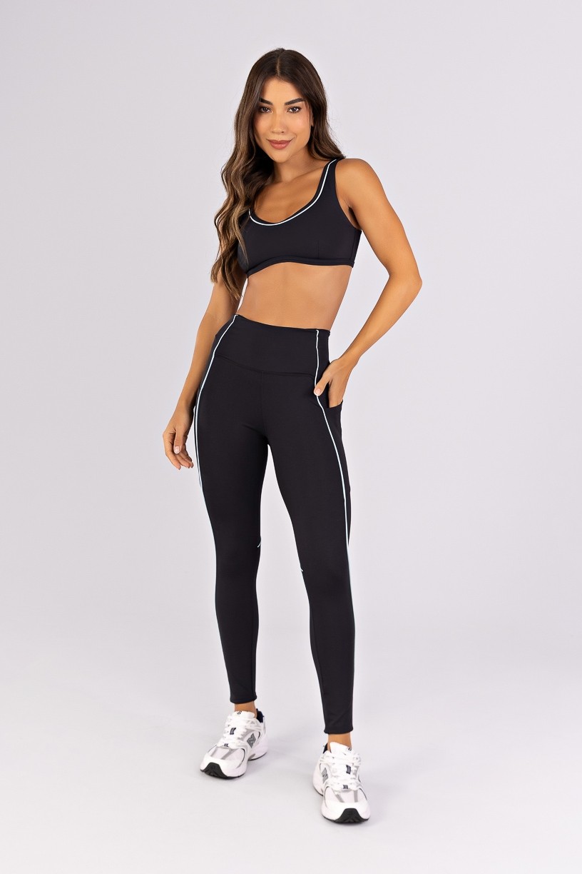 K4647-D_Calca_Legging_com_Bolsos_e_Vivo_Preto__Glacial__Ref:_K4647-D