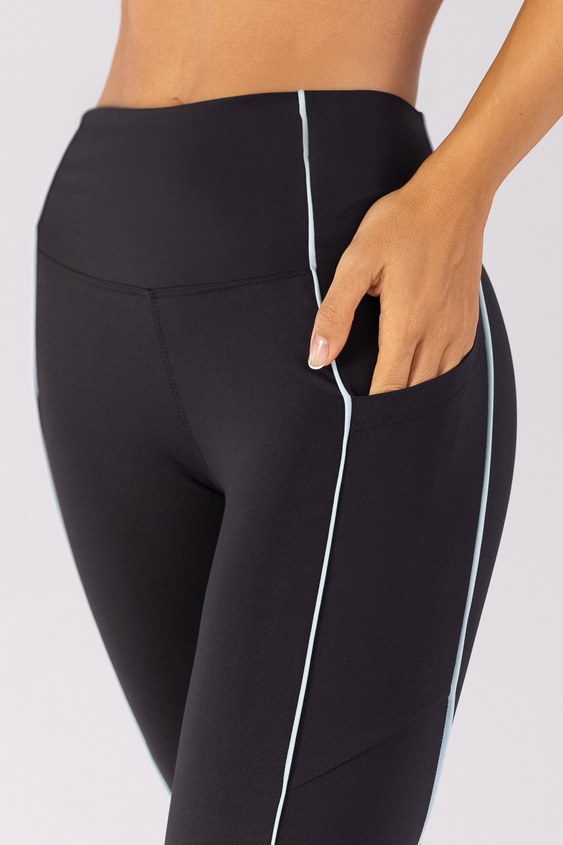 K4647-D_Calca_Legging_com_Bolsos_e_Vivo_Preto__Glacial__Ref:_K4647-D
