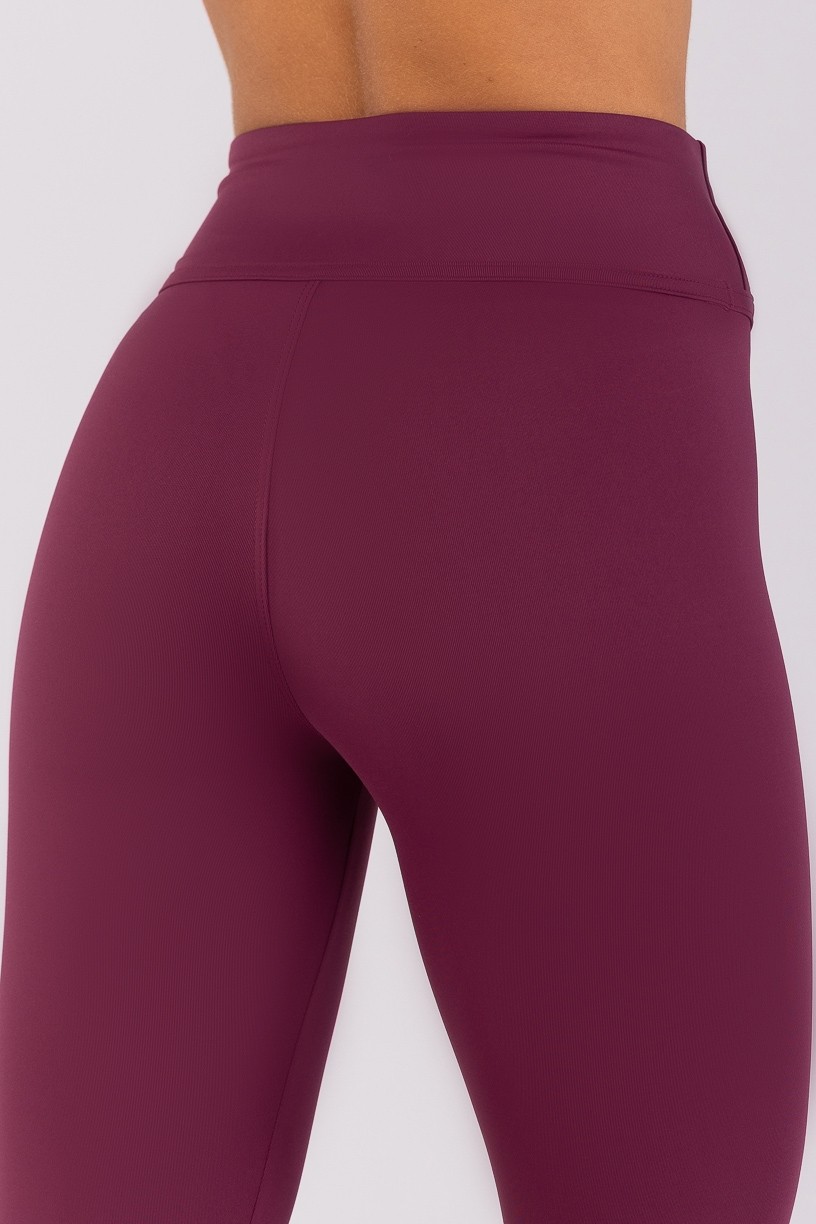 K4650-C_Calca_Legging_sem_Gancho_e_Detalhes_Em_Chapado_Uva__Ref:_K4650-C