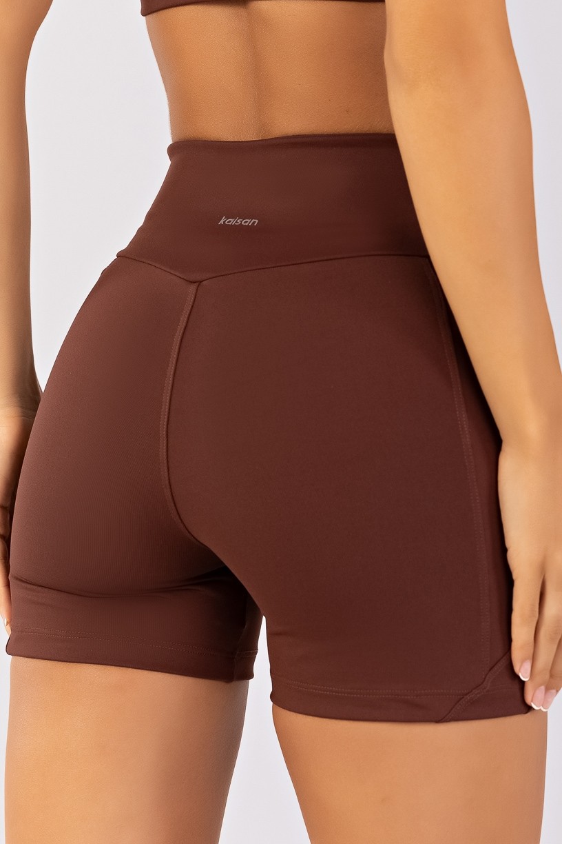 K4783-B_Short_com_Bolsos_e_Recortes_Cafe__Ref:_K4783-B