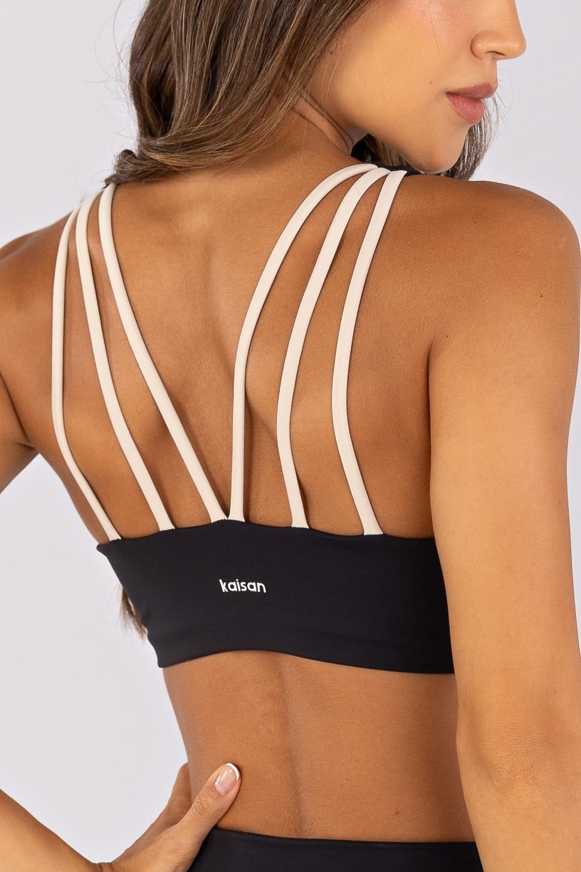 K4784-A_Top_com_Alcas_Triplas_nas_Costas_Preto__Off-White__Ref:_K4784-A