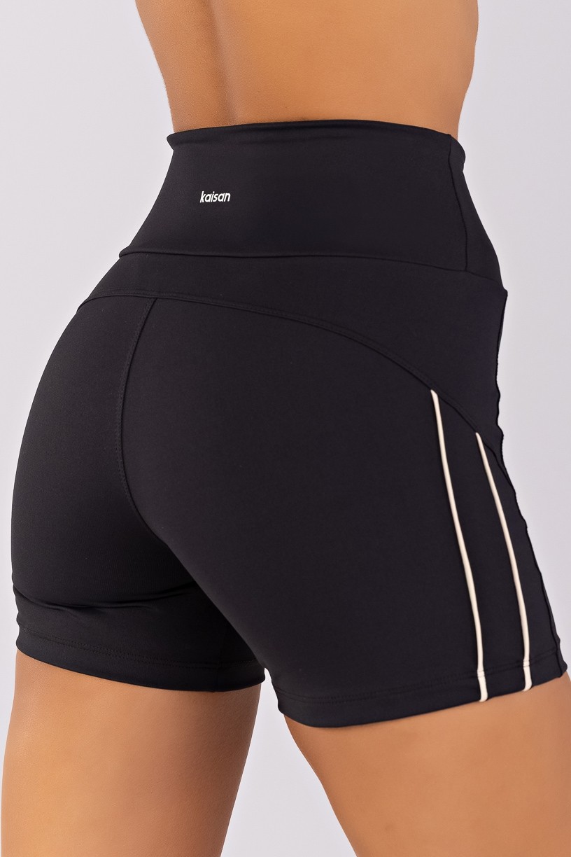 K4786-A_Short_com_Recortes_e_Vivos_Duplos_Preto__Off-White__Ref:_K4786-A