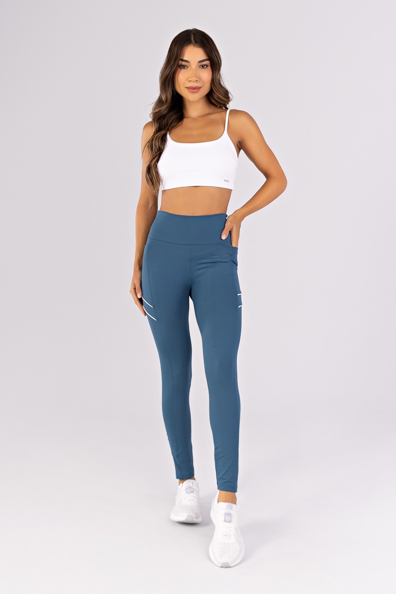 K4787-A_Top_com_Tiras_Triplas_nas_Costas_Branco__Ref:_K4787-A