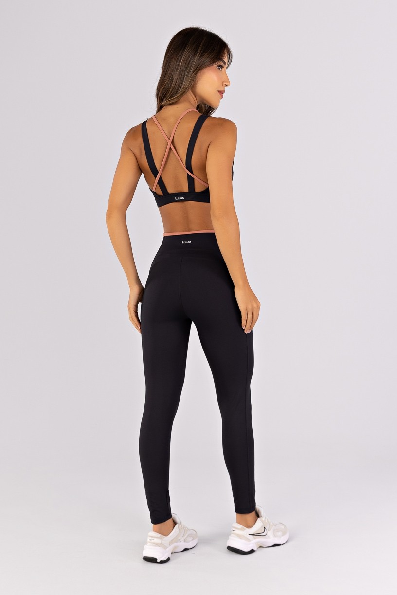 K4790-B_Top_com_Alcas_Diferenciadas_em_Contraste_Preto__Telha__Ref:_K4790-B