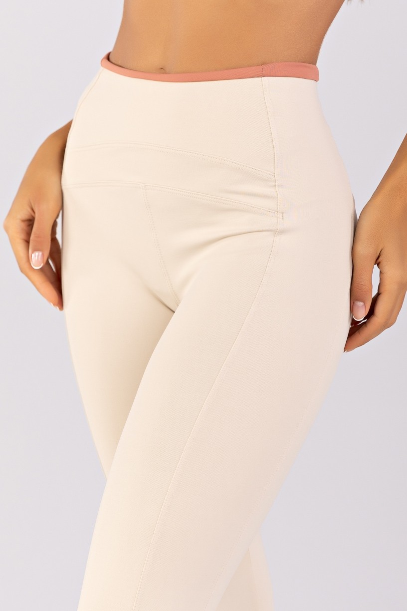 K4791-A_Calca_Legging_com_Recortes_e_Vira_Contrastante_Off-White__Telha__Ref:_K4791-A