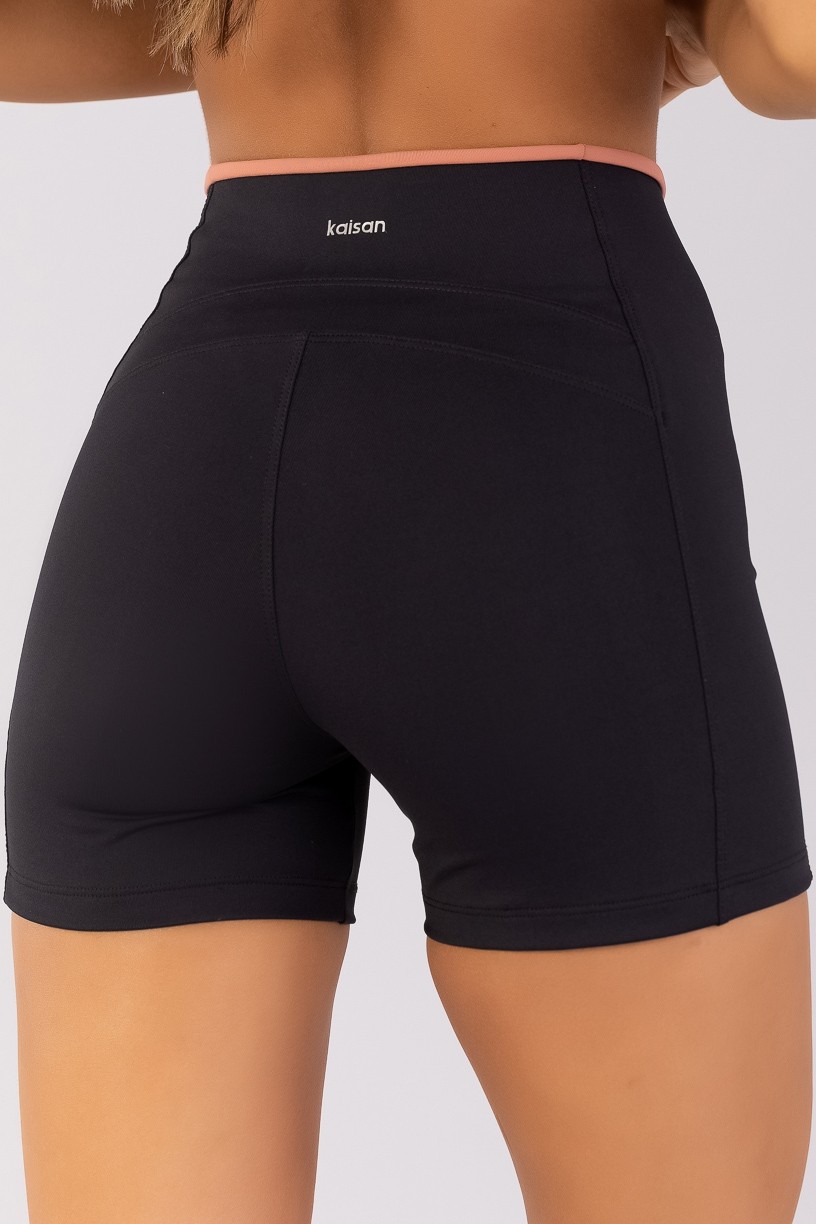 K4792-B_Short_com_Recortes_e_Vira_Contrastante_Preto__Telha__Ref:_K4792-B