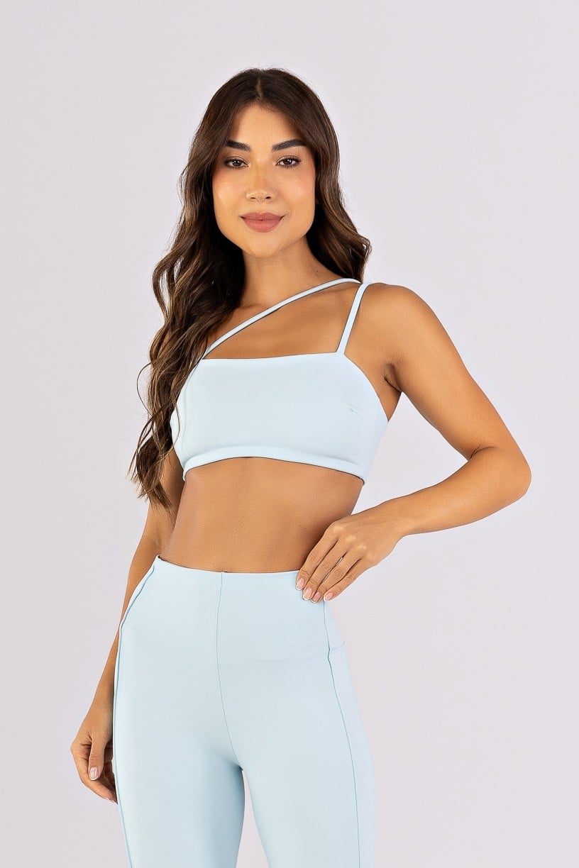 K4799-A_Top_com_Decote_Reto_e_Alcas_Assimetricas_Glacial__Ref:_K4799-A