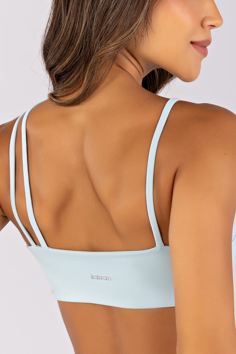 K4799-A_Top_com_Decote_Reto_e_Alcas_Assimetricas_Glacial__Ref:_K4799-A