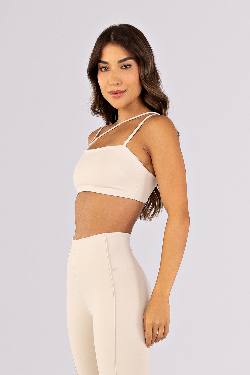 K4799-B_Top_com_Decote_Reto_e_Alcas_Assimetricas_Off-White__Ref:_K4799-B