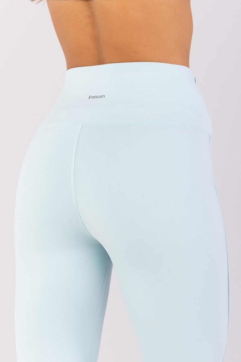 K4800-A_Calca_Legging_com_Vivos_sem_Cos_Aparente_na_Frente_Glacial__Ref:_K4800-A