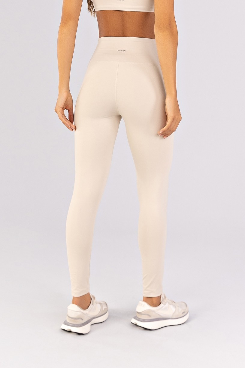 K4800-B_Calca_Legging_com_Vivos_sem_Cos_Aparente_na_Frente_Off-White__Ref:_K4800-B