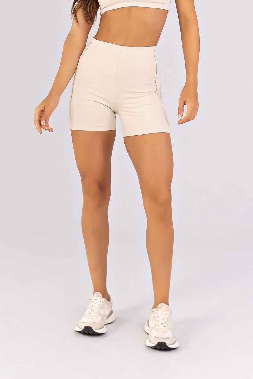 K4801-B_Short_com_Vivos_sem_Cos_Aparente_na_Frente_Off-White__Ref:_K4801-B