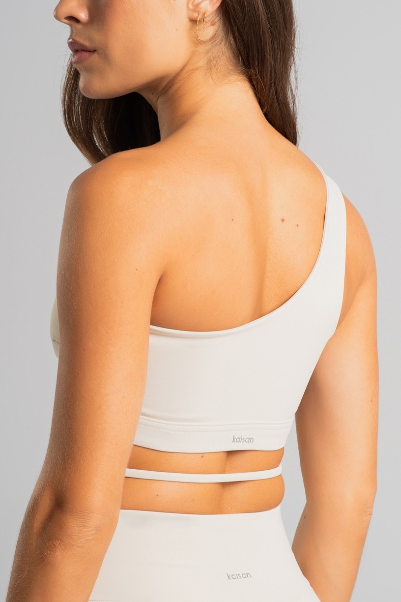 K4824-B_Top_Assimetrico_com_Tira_na_Base_Off-White__Ref:_K4824-B