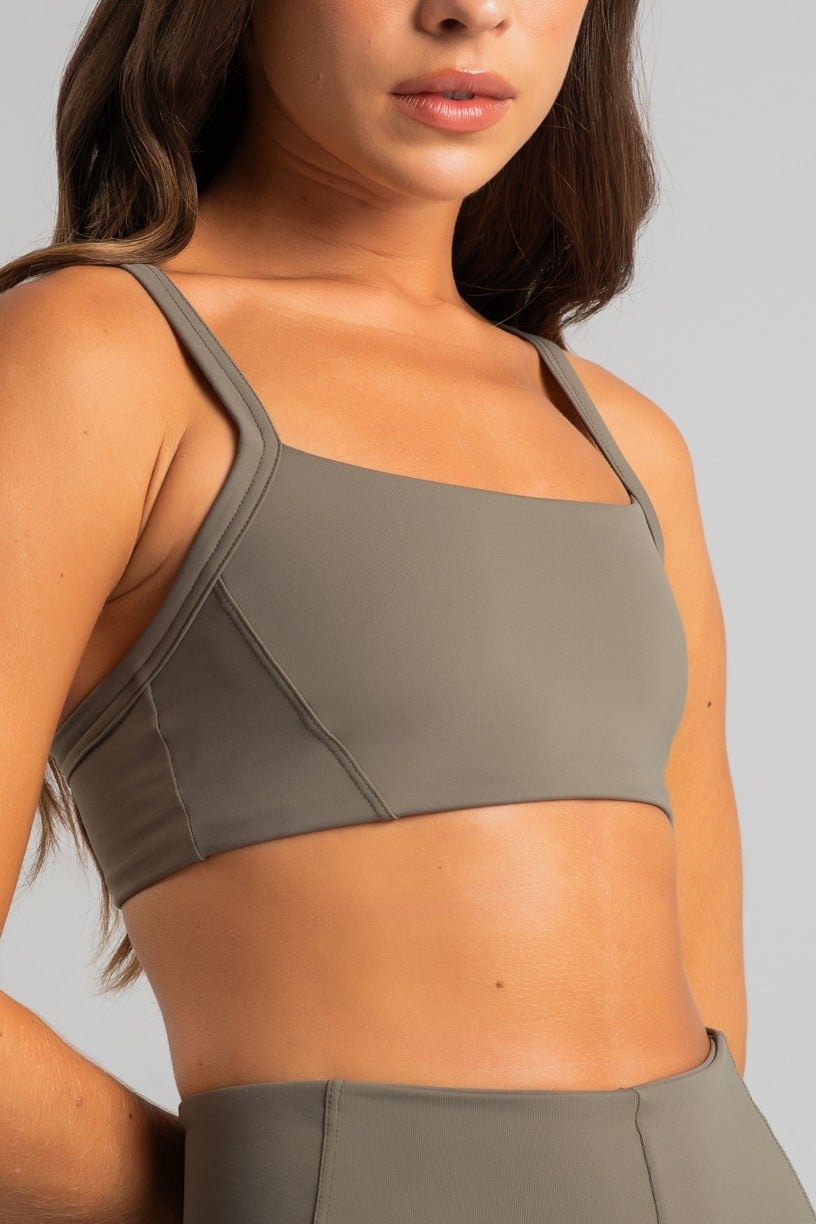 K4827-A_Top_Slim_com_Recortes_Oliva__Ref:_K4827-A