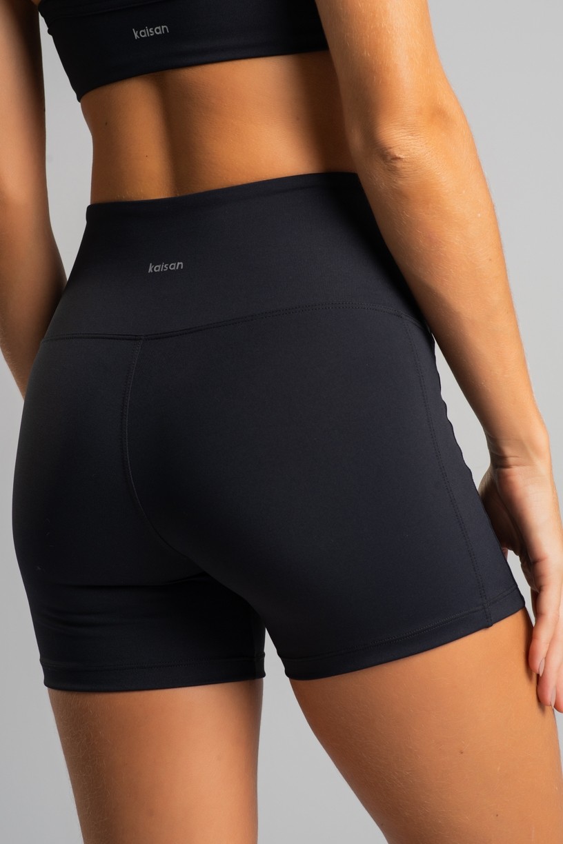 K4829-B_Short_sem_Cos_Aparente_e_Recorte_Lateral_Preto__Ref:_K4829-B