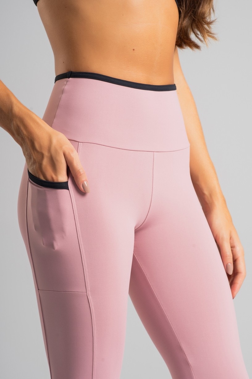 K4831-B_Calca_Legging_com_Bolsos_e_Cos_Contrastante_Blush__Preto__Ref:_K4831-B
