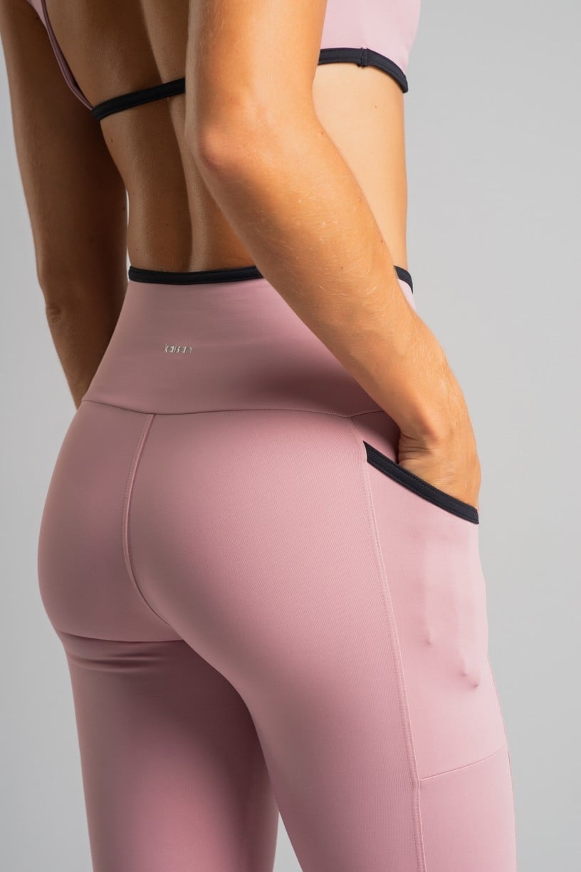 K4831-B_Calca_Legging_com_Bolsos_e_Cos_Contrastante_Blush__Preto__Ref:_K4831-B