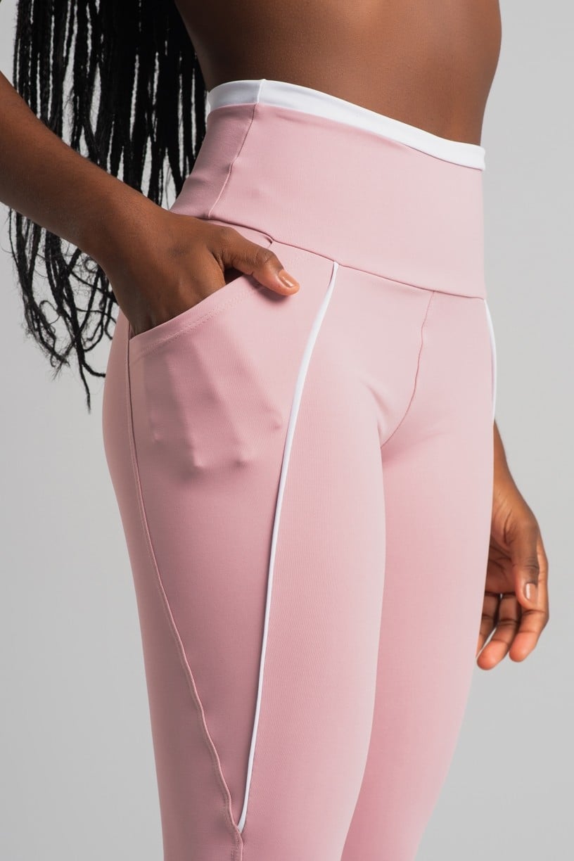 K4834-A_Calca_Legging_com_Bolsos_e_Vivos_Contrastantes_Blush__Branco__Ref:_K4834-A