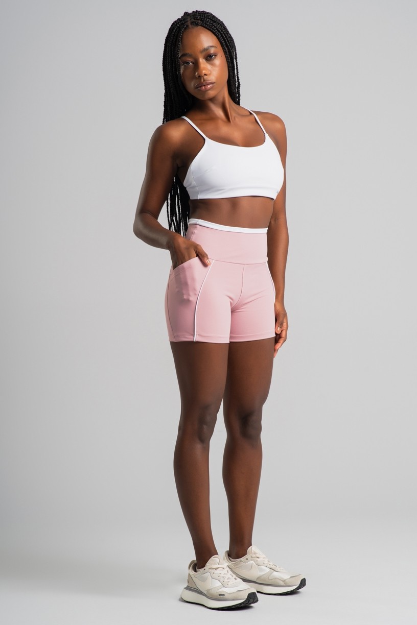 K4835-A_Short_com_Bolsos_e_Vivos_Contrastantes_Blush__Branco__Ref:_K4835-A