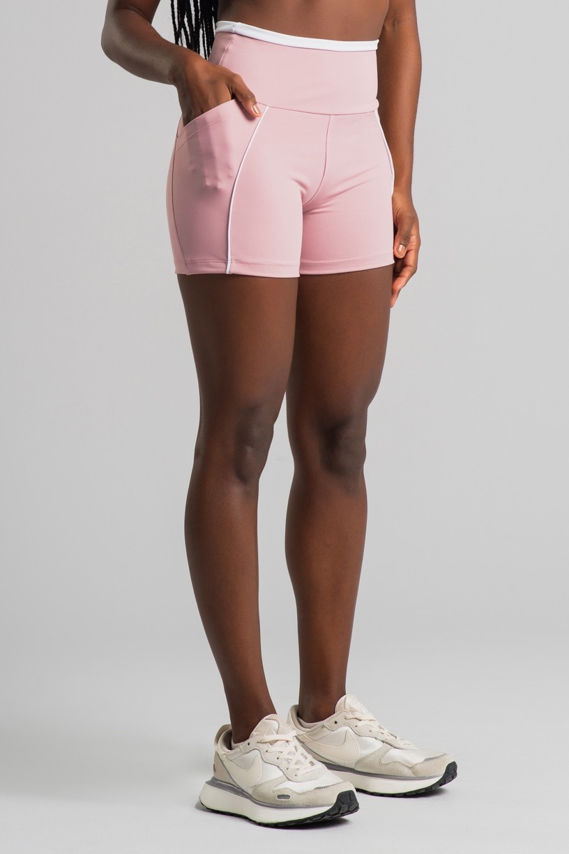 K4835-A_Short_com_Bolsos_e_Vivos_Contrastantes_Blush__Branco__Ref:_K4835-A