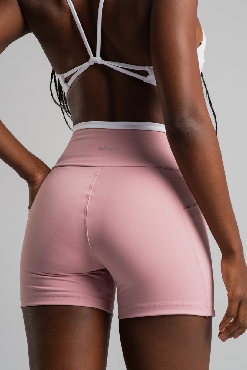 K4835-A_Short_com_Bolsos_e_Vivos_Contrastantes_Blush__Branco__Ref:_K4835-A