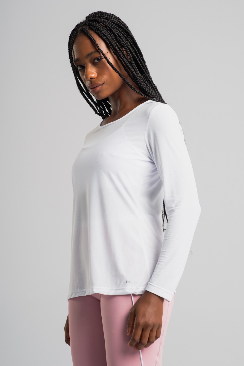 K4847-A_Blusa_com_Manga_Longa_e_Abertura_nas_Costas_Branco__Ref:_K4847-A
