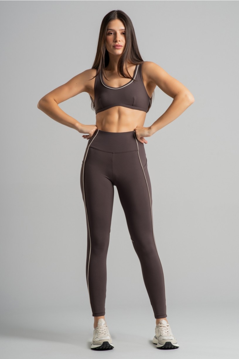 K4646-E_Top_Alcas_Largas_e_Vies_com_Vivo_Embutido_Trufa__Off-White__Ref:_K4646-E