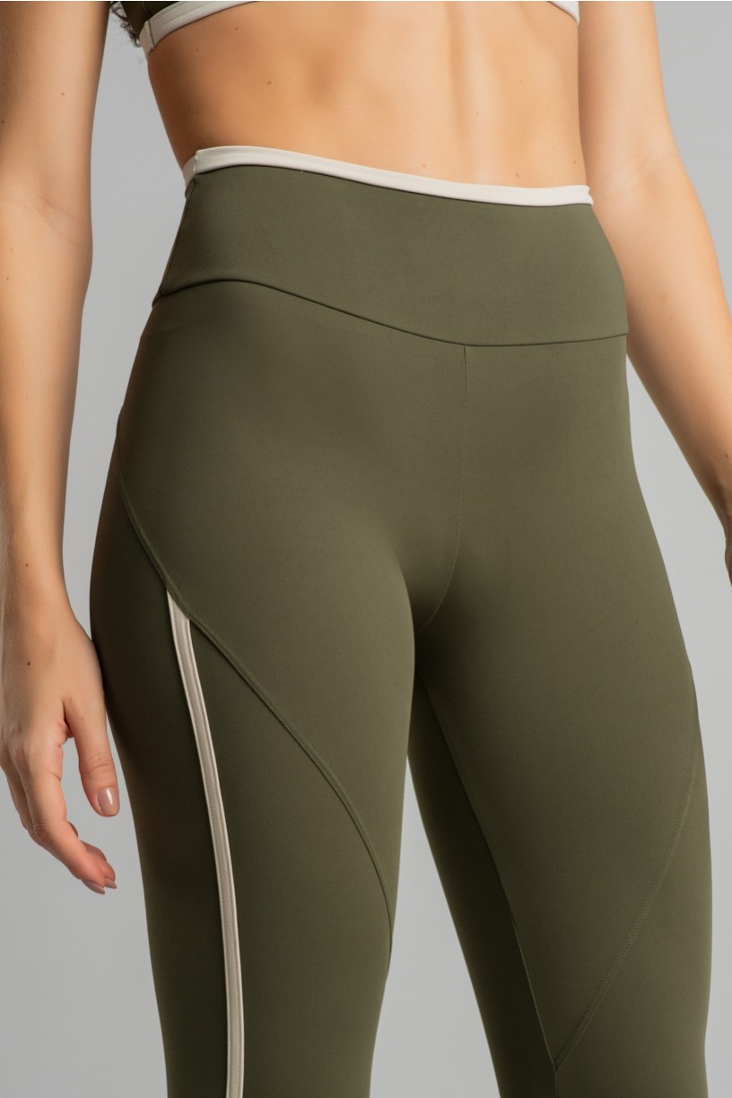 K4694-C_Calca_Legging_com_Chapado_e_Vira_Militar__Off-White__Ref:_K4694-C