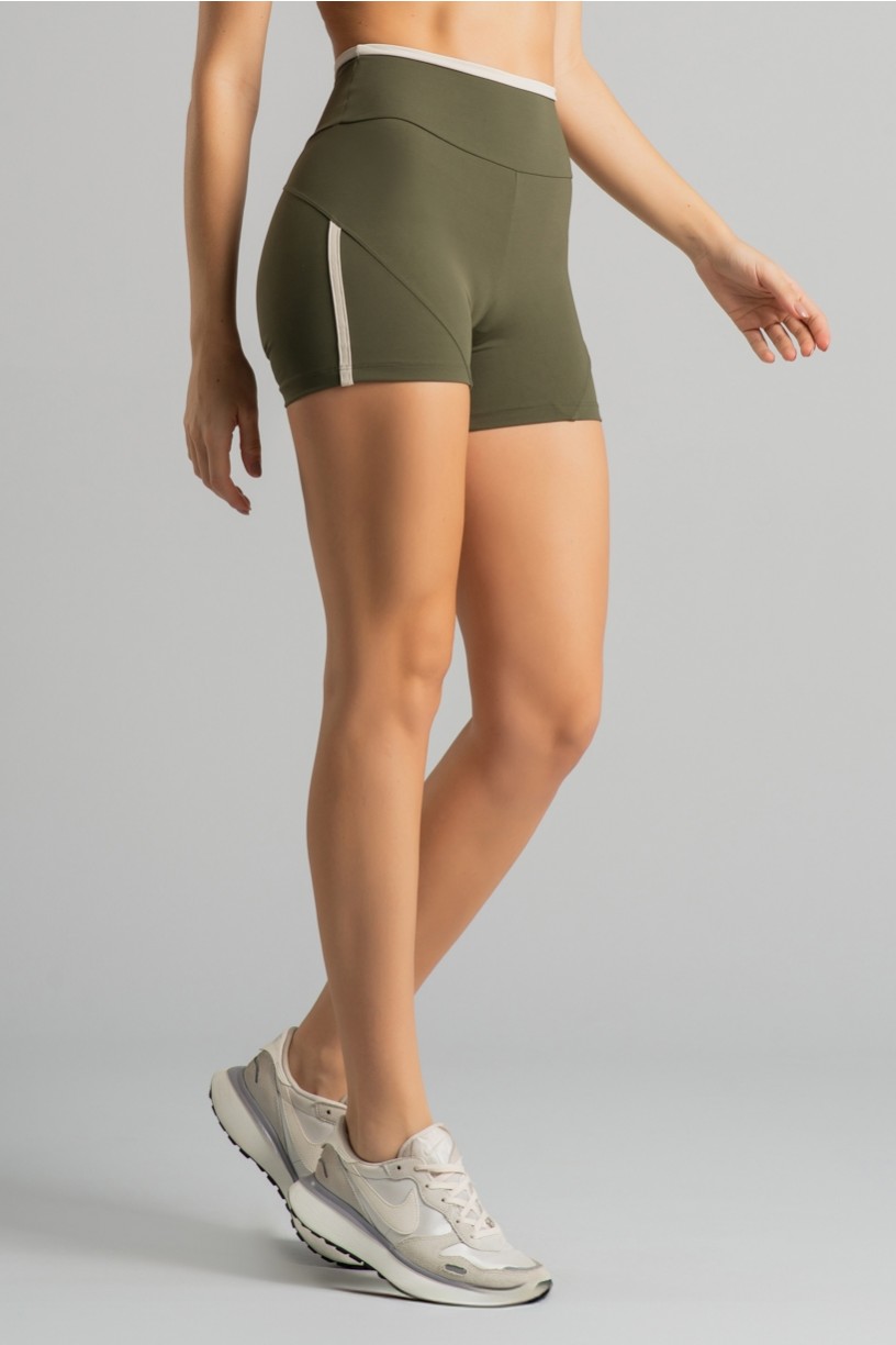 K4695-C_Short_com_Chapado_e_Vira_Militar__Off-White__Ref:_K4695-C