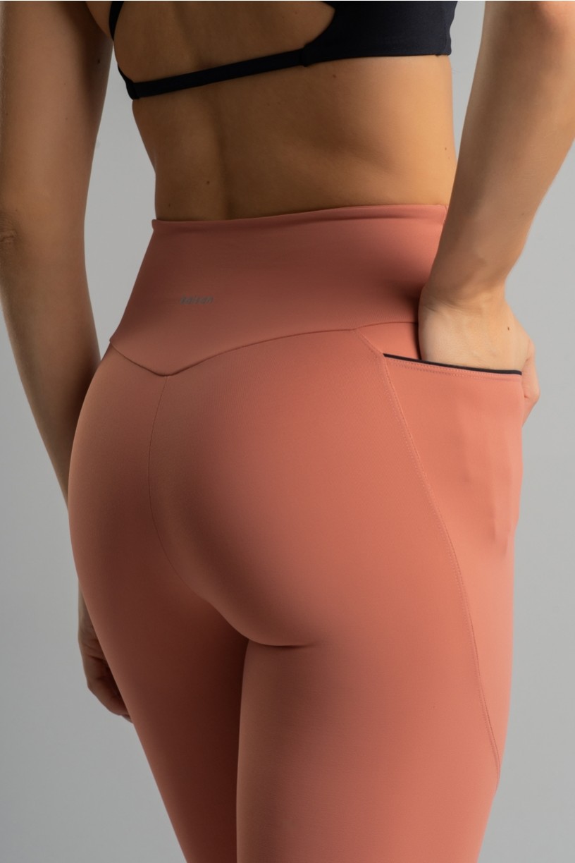 K4849-A_Calca_Legging_com_Detalhe_de_Vivo_nos_Bolsos_Telha__Preto__Ref:_K4849-A