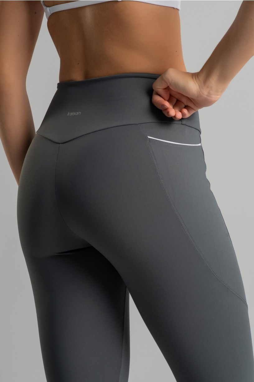 K4849-B_Calca_Legging_com_Detalhe_de_Vivo_nos_Bolsos_Grafite__Branco__Ref:_K4849-B