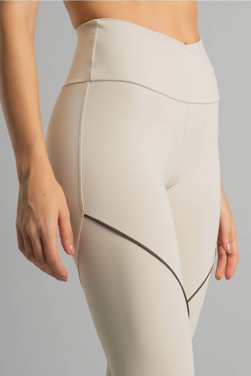 K4858-A_Calca_Legging_com_Cos_Transpassado_e_Vivo_Off-White__Trufa__Ref:_K4858-A