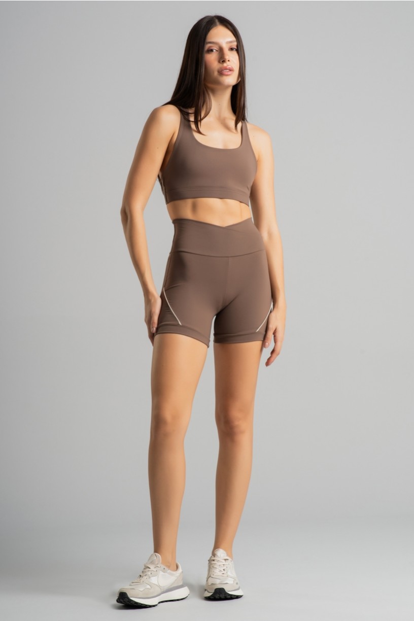 K4859-B_Short_com_Cos_Transpassado_e_Vivo_Contrastante_Capuccino__Off-White__Ref:_K4859-B