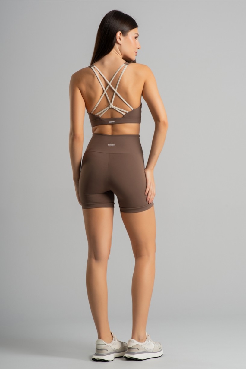 K4859-B_Short_com_Cos_Transpassado_e_Vivo_Contrastante_Capuccino__Off-White__Ref:_K4859-B